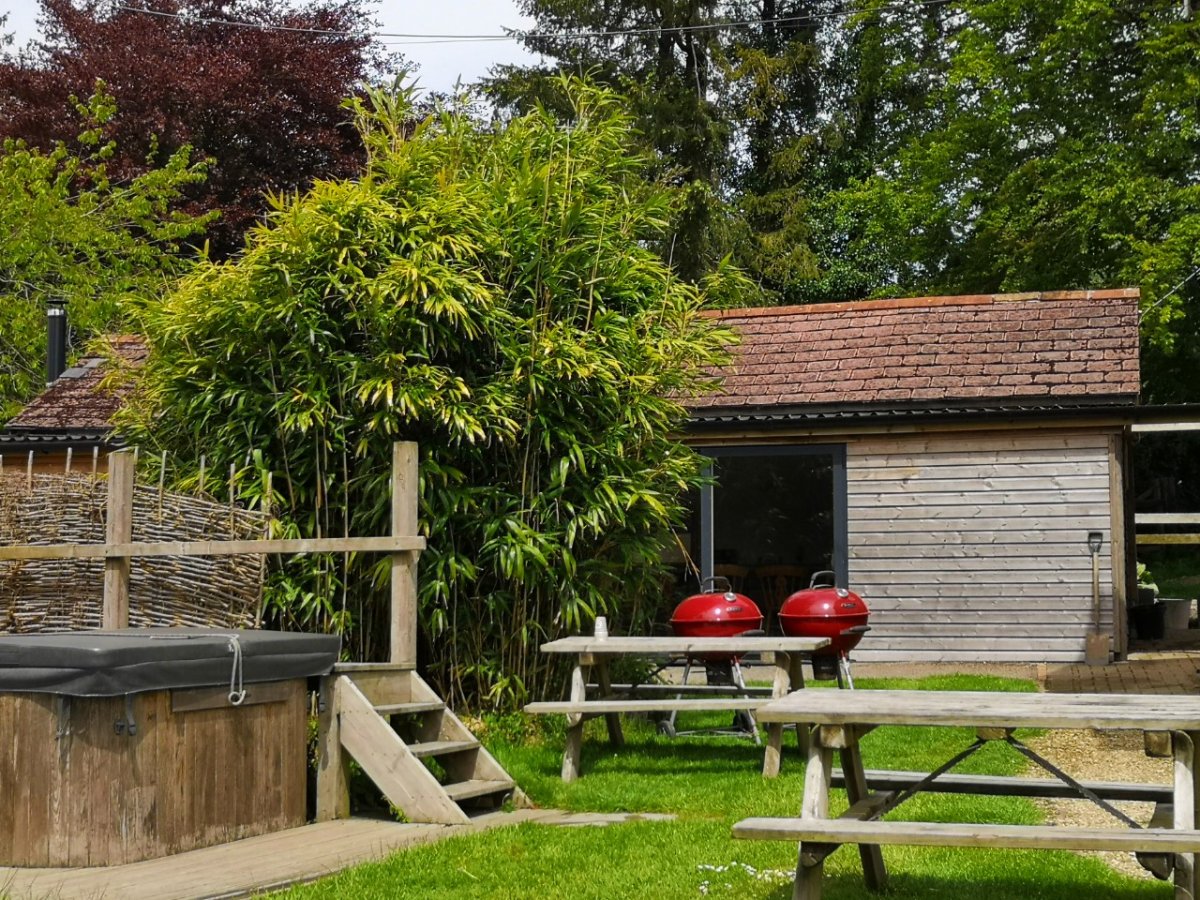 Outdoor Spa and Garden room